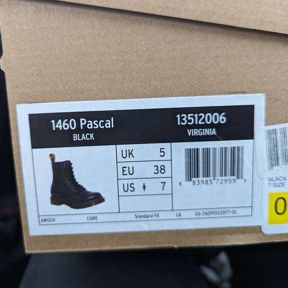 Dr. Martens, size 7, 1460 Pascal, black - Picture 3 of 4